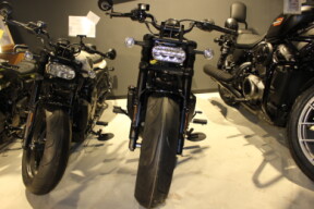2023 Harley-Davidson<sup>®</sup> Sportster<sup>®</sup> S Vivid Black thumb 3