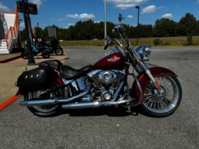 2009 Harley-Davidson<sup>®</sup> Softail® Deluxe Red Hot Sunglo thumb 3