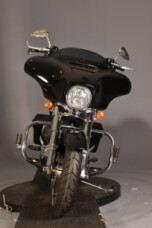 2019 Harley-Davidson<sup>®</sup> Street Glide<sup>®</sup> Vivid Black thumb 2