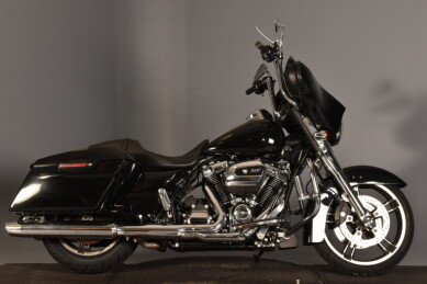 2019 Harley-Davidson<sup>®</sup> Street Glide<sup>®</sup> Vivid Black