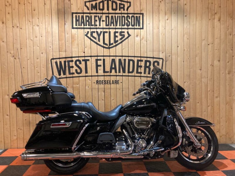 2019 Harley-Davidson<sup>®</sup> Ultra Limited Black
