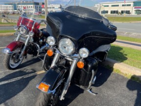 2013 Harley-Davidson<sup>®</sup> Electra Glide® Ultra Limited thumb 2