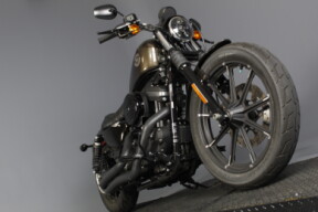 2022 Harley-Davidson<sup>®</sup> Iron 883<sup>™</sup> River Rock Gray thumb 0