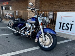 2007 Harley-Davidson<sup>®</sup> Road King® Classic Deep Cobalt Pearl & Pewter Pearl thumb 3