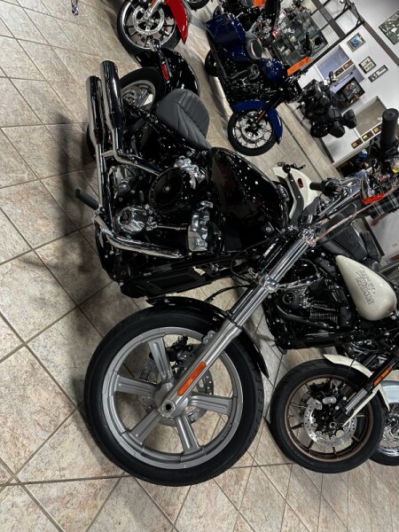 FXST 2023 Softail<sup>®</sup> Standard