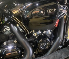 FLTRT 2023 Road Glide® 3 thumb 1