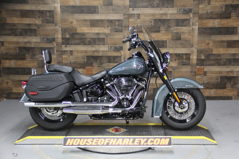 2020 Harley-Davidson<sup>®</sup> Heritage Classic 114 Silver Pine/Spruce