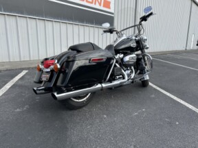 FLHR 2019 Road King<sup>®</sup> thumb 3