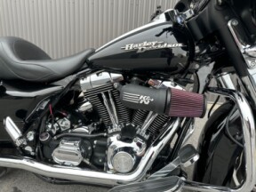 2006 Harley-Davidson® Street Glide® Vivid Black thumb 2