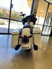 2018 Harley-Davidson<sup>®</sup> Road Glide<sup>®</sup> Special BNVL SALT PEARL thumb 2