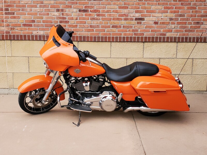 2023 Harley-Davidson<sup>®</sup> Street Glide<sup>®</sup> Special Baja Orange