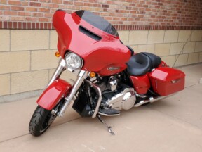 2023 Harley-Davidson<sup>®</sup> Street Glide<sup>®</sup> Redline Red thumb 2