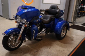 2024 Harley-Davidson Tri Glide Ultra Trike FLHTCUTG thumb 0