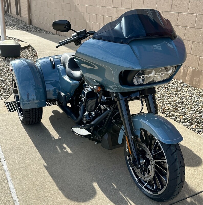 2024 FLTRT Road Glide Trike Sharkskin - Photo 2