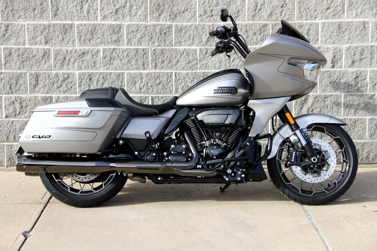 Mid-Frame Air Deflector Heat Shields For Harley CVO Road Glide & Street Glide 2023-2024
