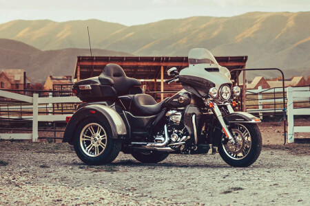 Request a Quote for the 2023 Harley-Davidson® Tri Glide® Ultra near St. Petersburg FL