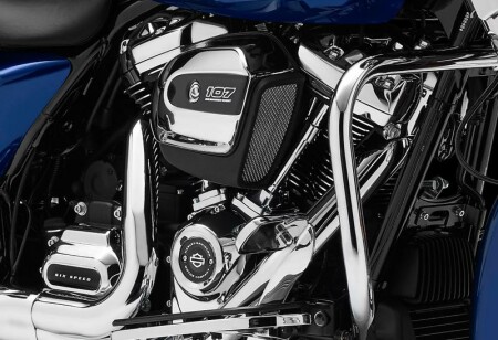 What's special about a 2017 Harley-Davidson FLHXS Street Glide Special?