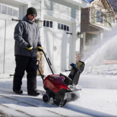 TORO 18 in. Power Clear® 518 ZE Electric Start Gas Snowblower 38475  thumb 1