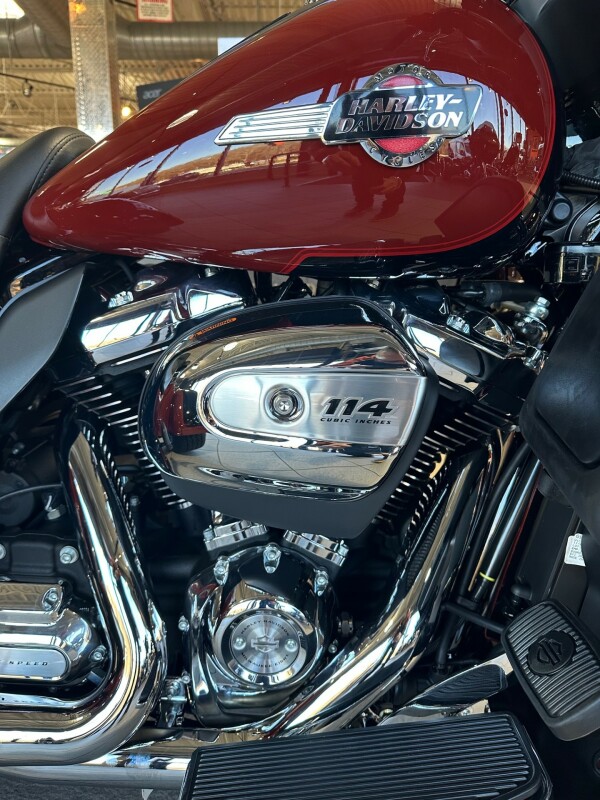 FLHTCUTG 2024 Tri Glide Ultra - Photo 7