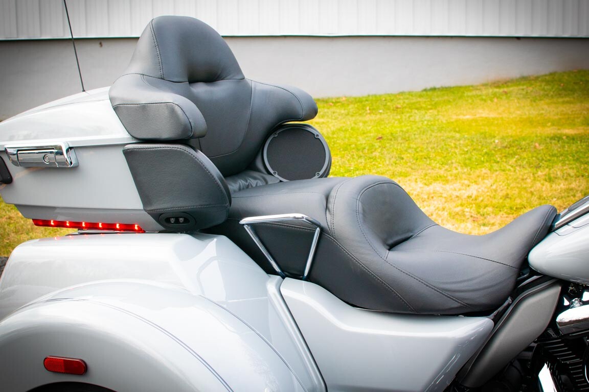 2024 Harley-Davidson Tri Glide Ultra FLHTCUTG - Photo 10