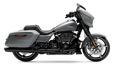 2024 Harley-Davidson<sup>®</sup> Street Glide® Atlas Silver Metallic - Black Finish