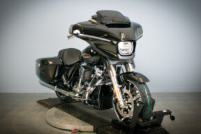 2024 Harley-Davidson® Street Glide® FLHX thumb 3