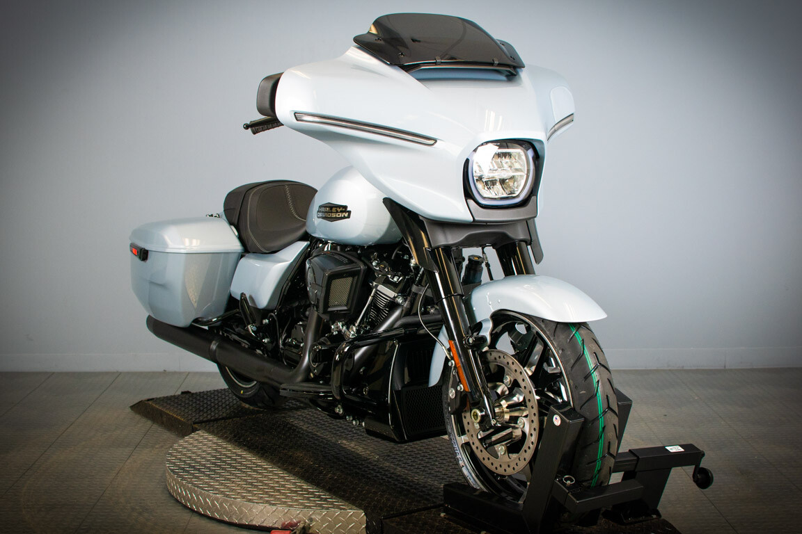 2024 Harley-Davidson Street Glide FLHX - Photo 2