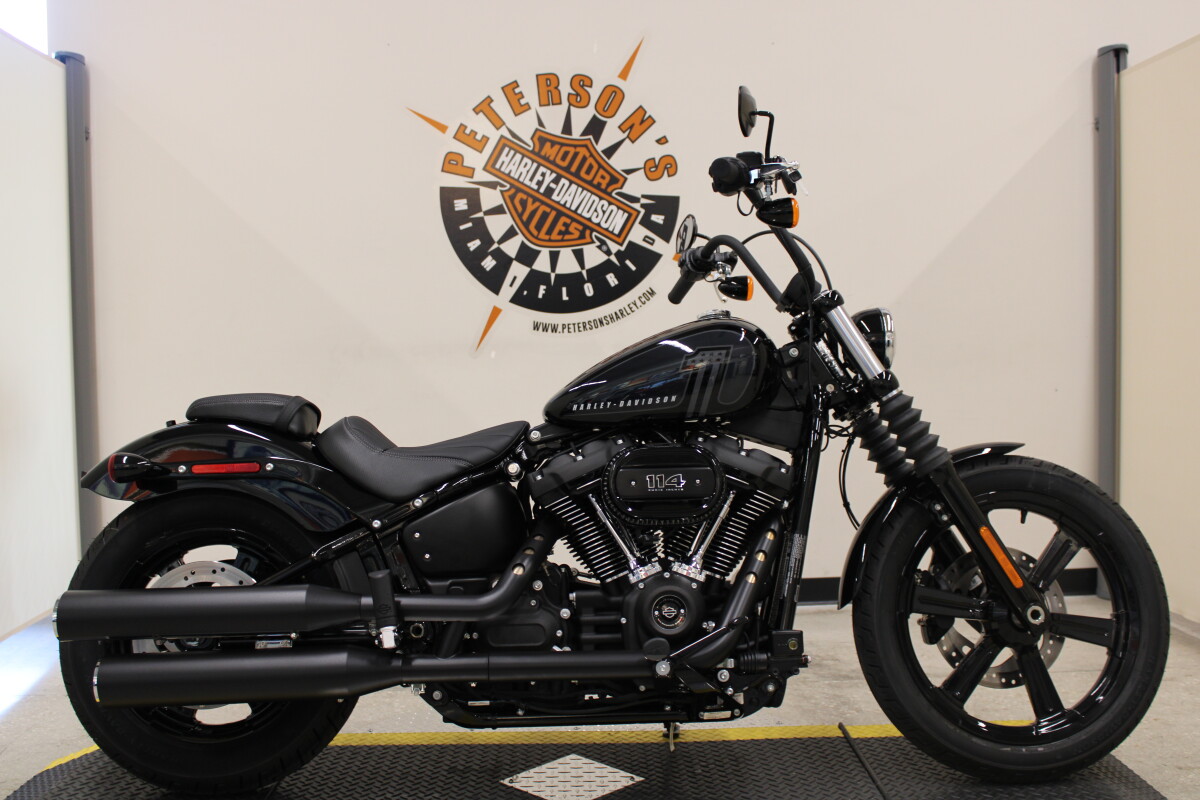 2024 FXBBS Street Bob® 114 Vivid Black