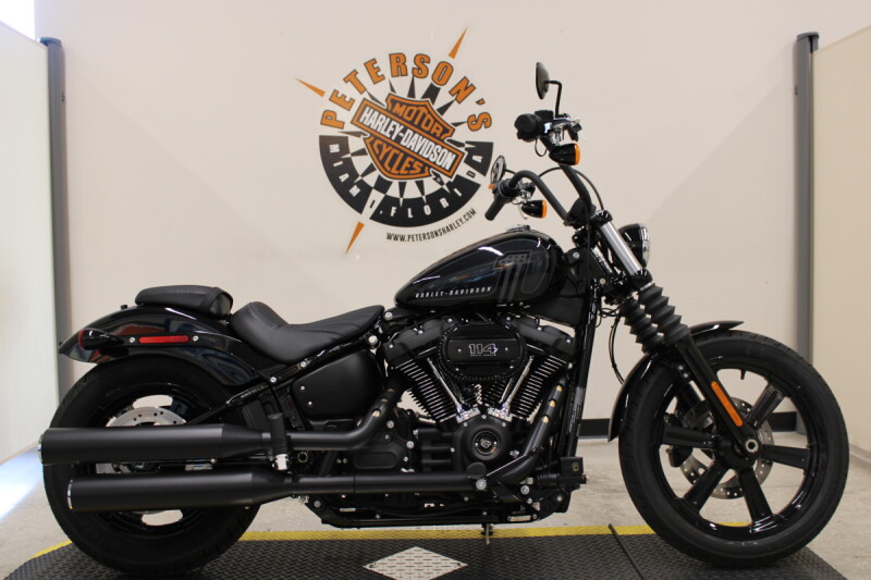 2024 FXBBS Street Bob® 114 Vivid Black