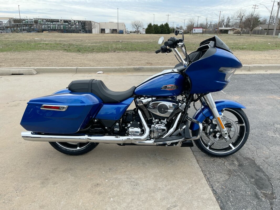 Road Glide® | Black Gold Harley-Davidson®