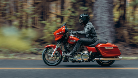 Cutting-Edge Batwing Fairing of the 2024 Harley-Davidson® Street Glide® in Panama City Beach, FL