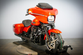 2024 Harley-Davidson® Street Glide® FLHX thumb 2