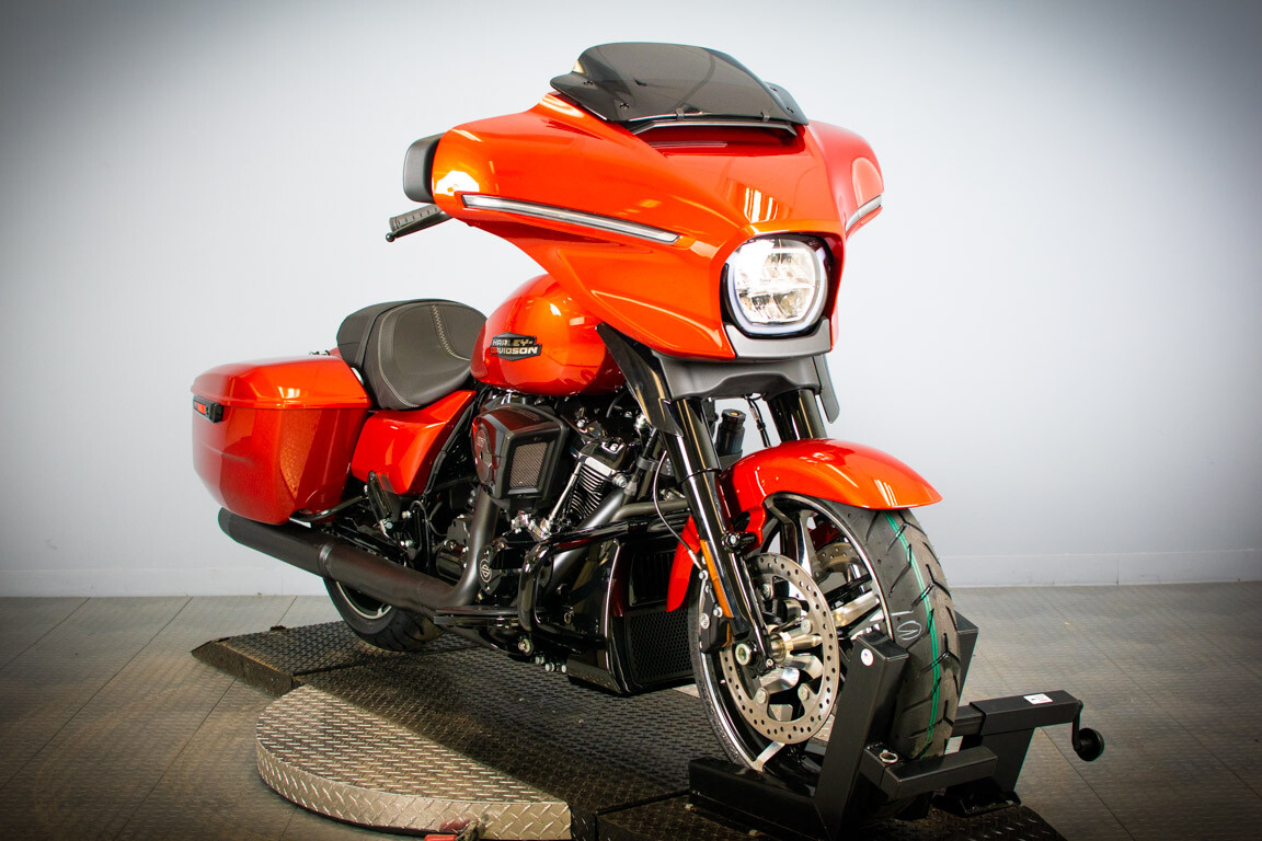 2024 Harley-Davidson Street Glide FLHX - Photo 2