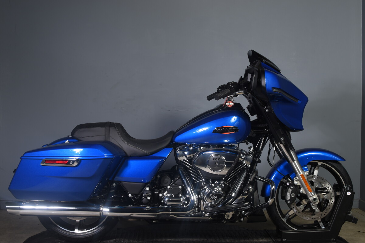 2024 Harley-Davidson Street Glide FLHX - Photo 2