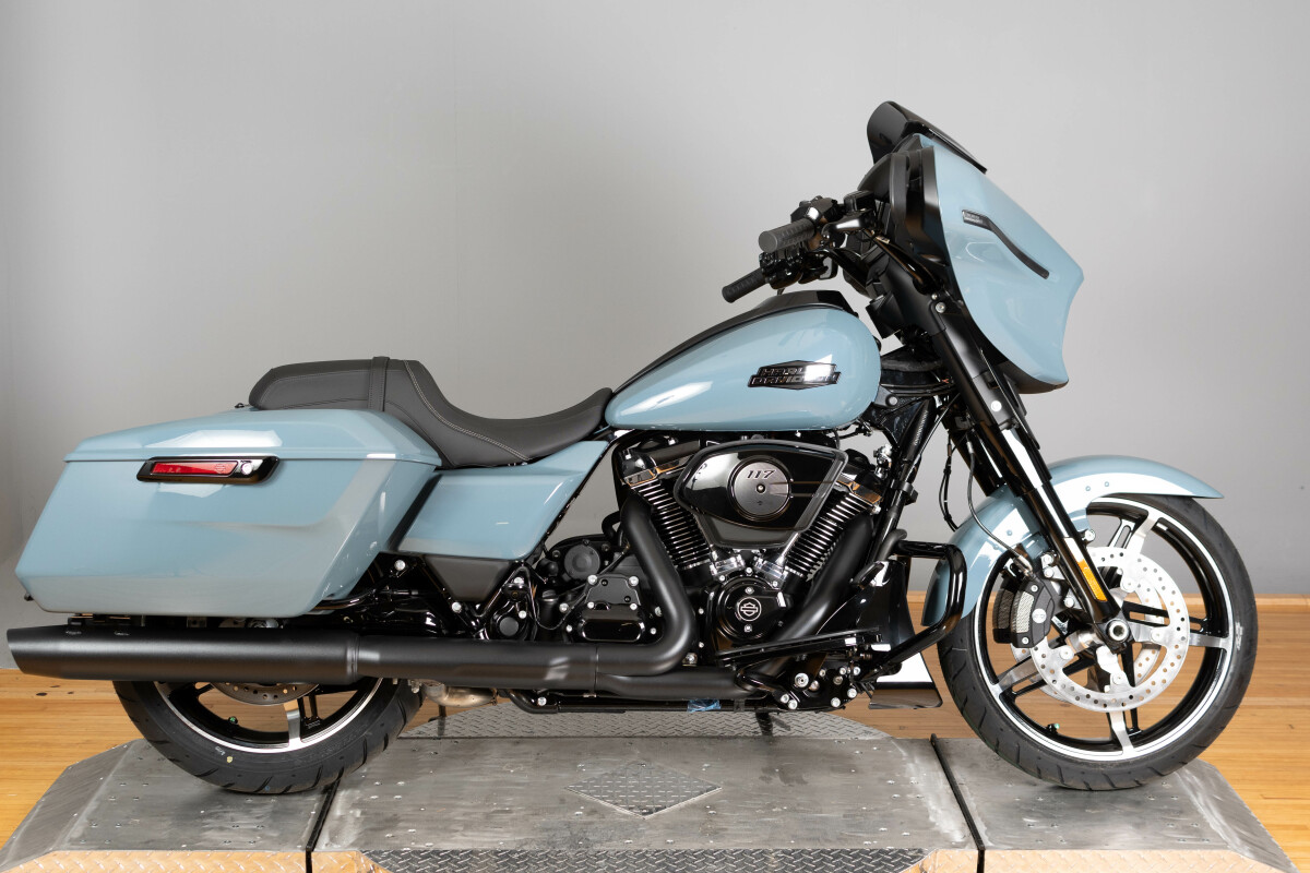 2024 Harley-Davidson Street Glide FLHX - Photo 2