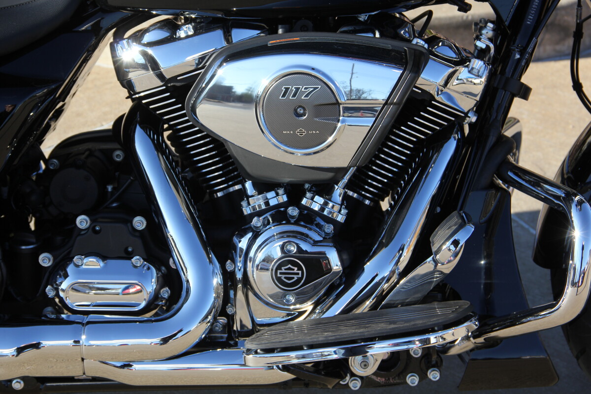 2024 Harley-Davidson Street Glide Vivid Black - Photo 10