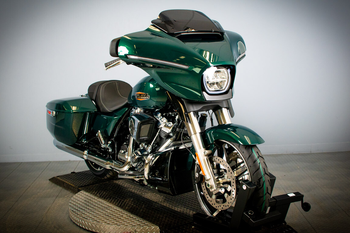 2024 Harley-Davidson Street Glide FLHX - Photo 2