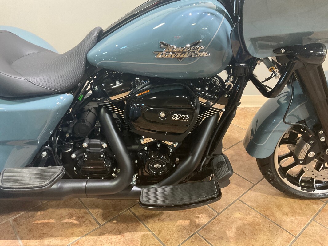 2024 Harley-Davidson Road Glide 3 Sharkskin Blue FLTRT - Photo 3