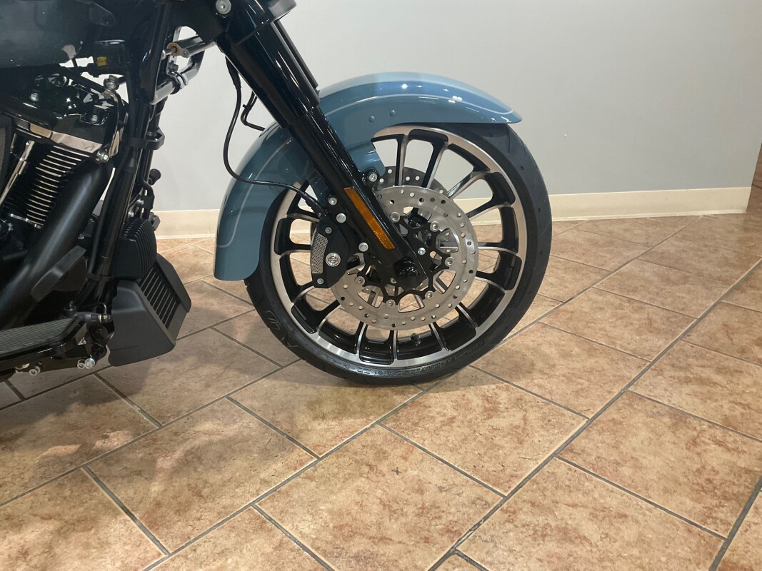 2024 Harley-Davidson Road Glide 3 Sharkskin Blue FLTRT - Photo 8