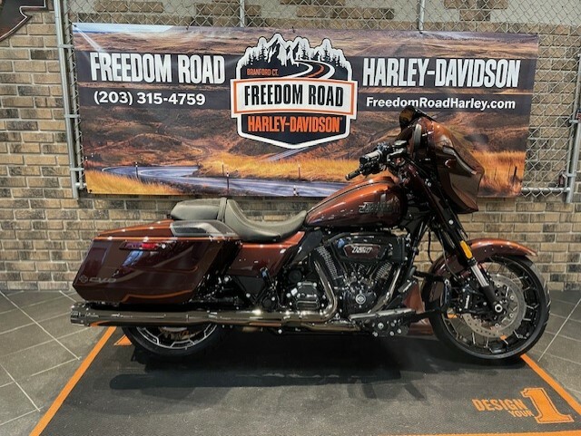 2024 Harley-Davidson<sup>®</sup> CVO™ Street Glide® Copperhead