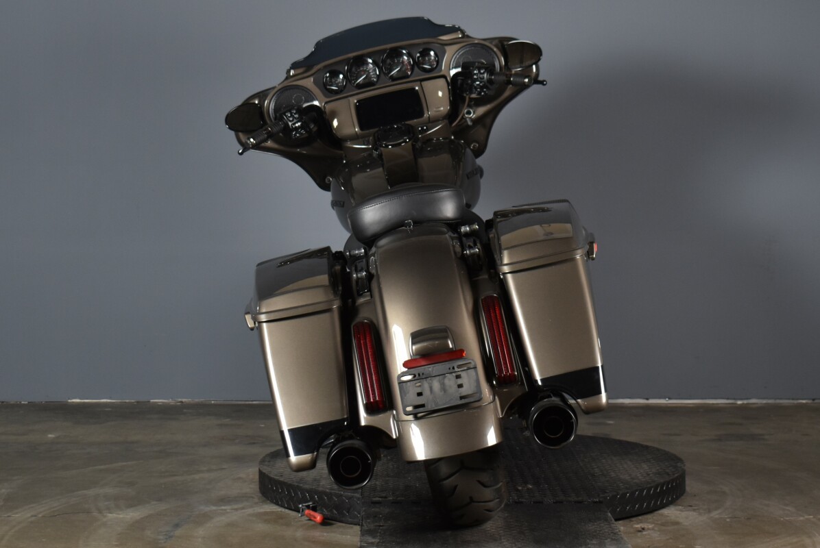 2021 Harley-Davidson CVO Street Glide FLHXSE - Photo 7