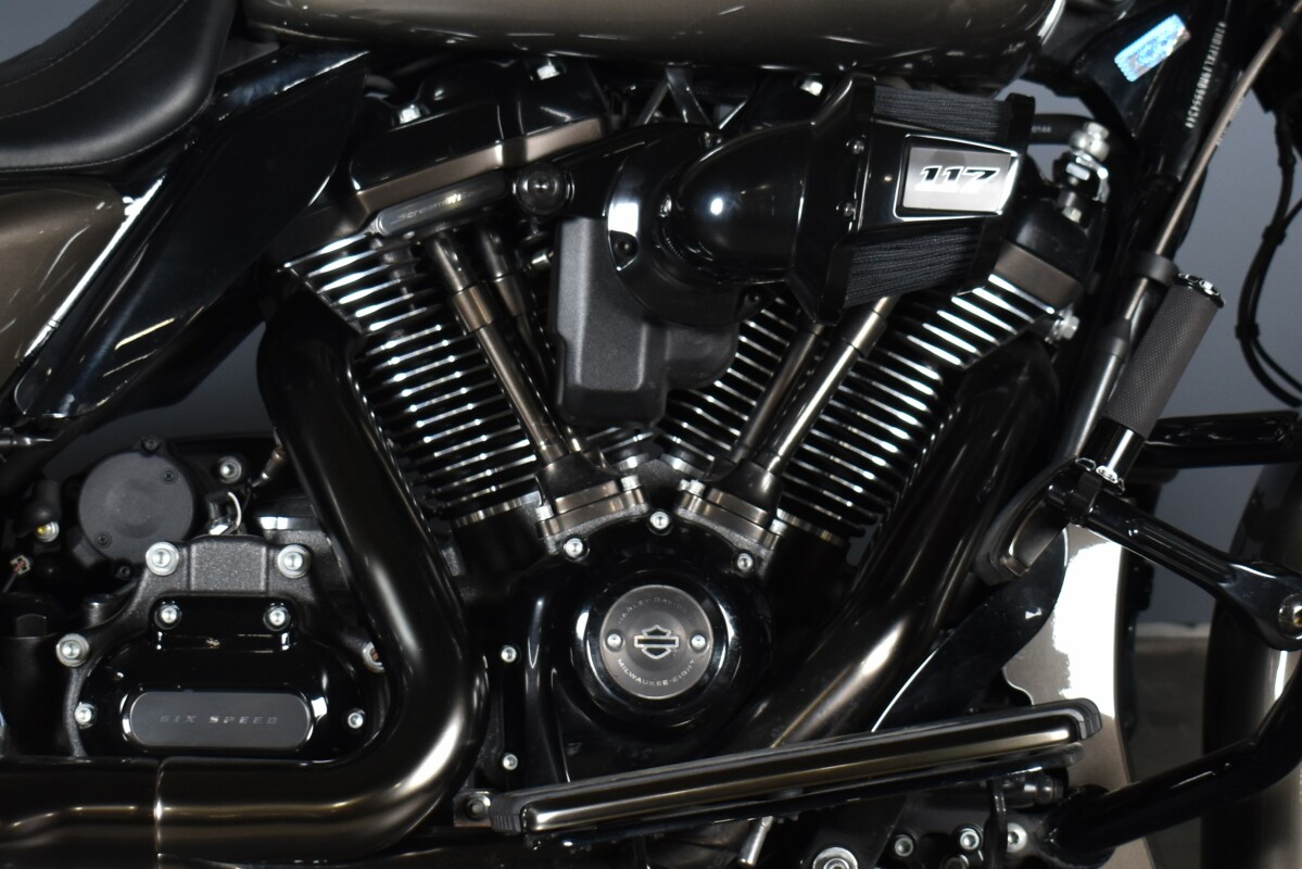 2021 Harley-Davidson CVO Street Glide FLHXSE - Photo 10