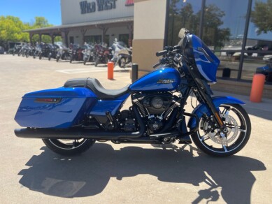 2024 Harley-Davidson® Street Glide® Blue Burst - Black Finish