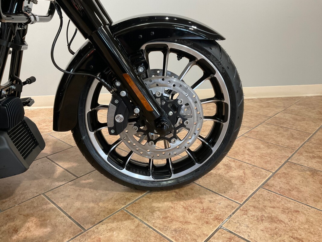 2024 Harley-Davidson Road Glide 3 Vivid Black FLTRT - Photo 8