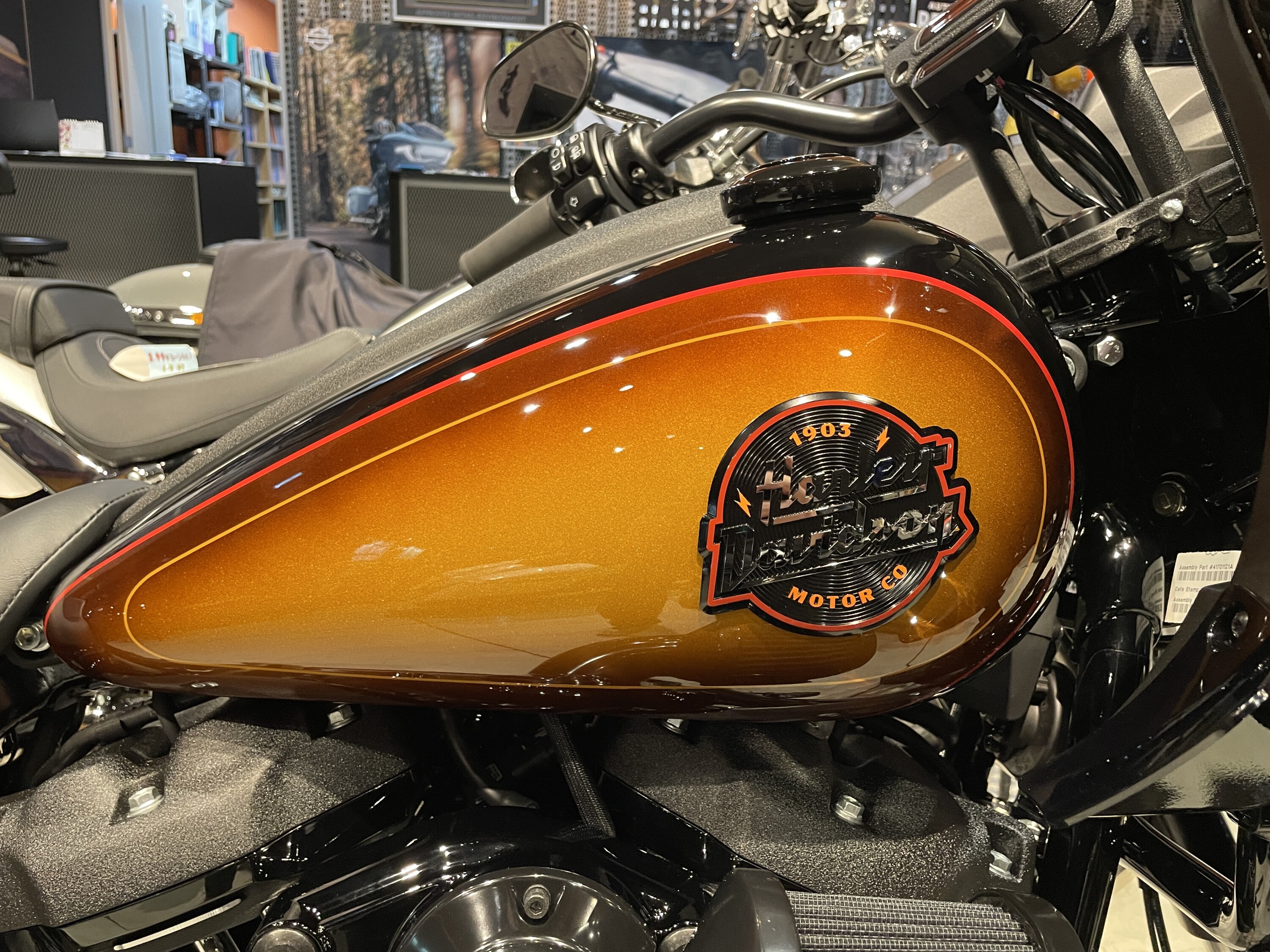 【驚きの値段で】 タンク HARLEY-DAVIDSON Xモデル ハーレーダビッドソン オレンジ パーツ