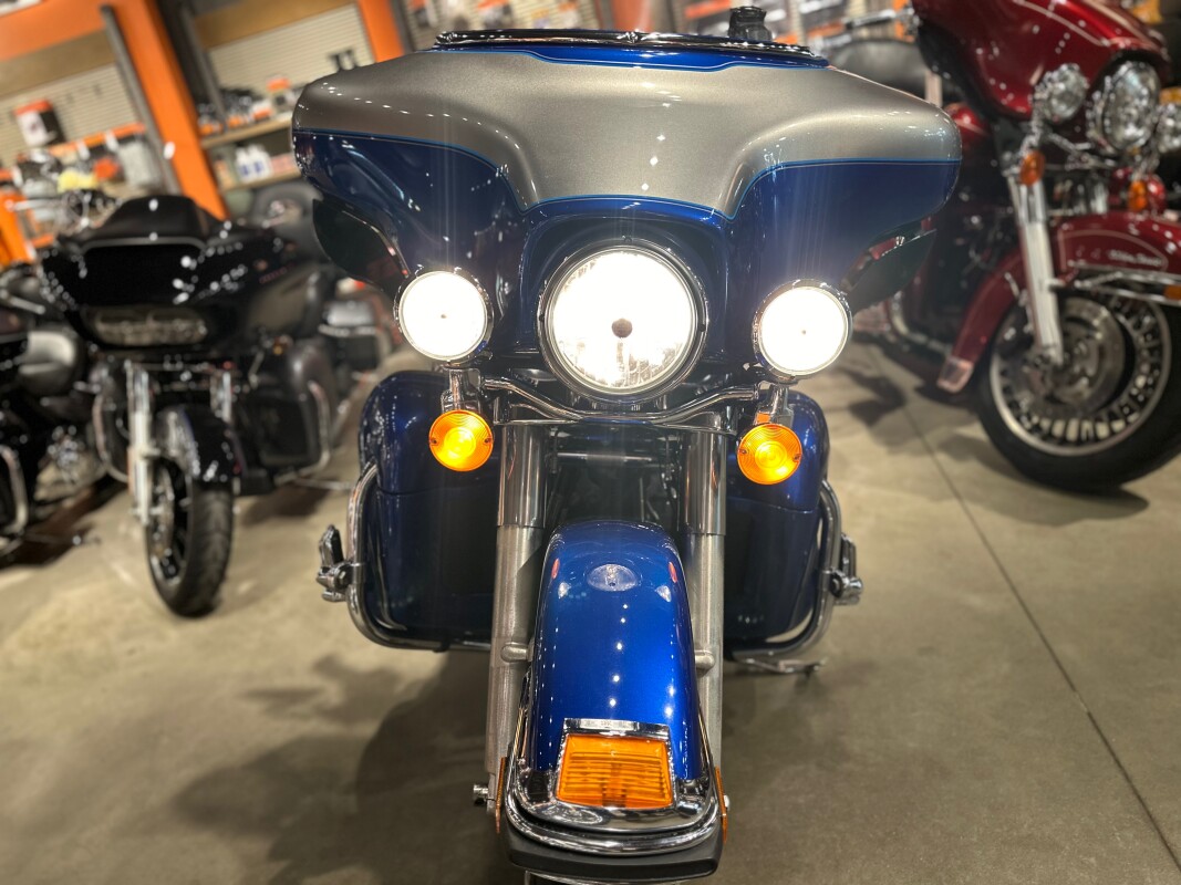 2009 Harley-Davidson Electra Glide Ultra Classic Flame Blue Pearl & Pewter Pearl - Photo 7