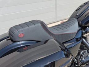 2024 Harley-Davidson<sup>®</sup> Street Glide® Black thumb 1