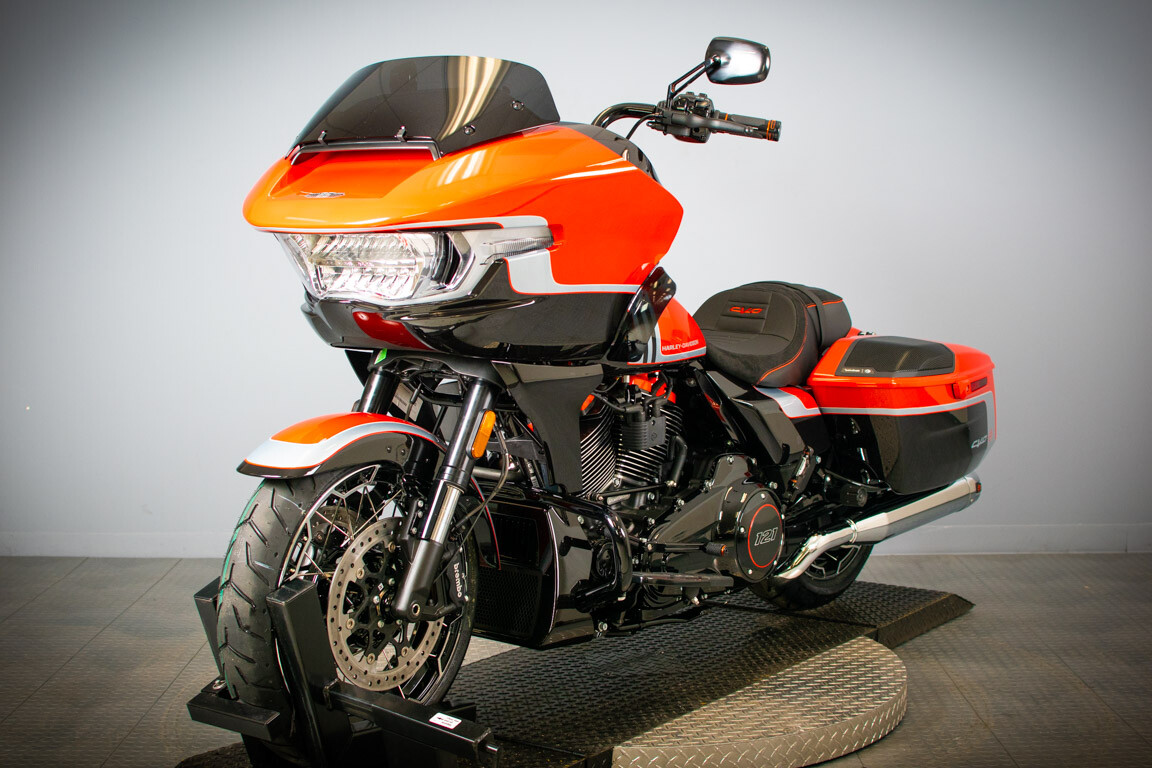 2024 Harley-Davidson CVO Road Glide FLTRXSE - Photo 4
