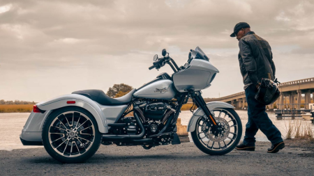 A New Era of Touring Excellence with the 2024 Harley-Davidson® Road Glide® 3 in Rogers, AR