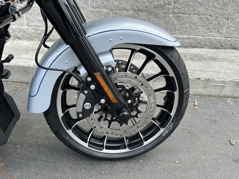 Harley-Davidson Road Glide 3 2024 FLTRT 84452049 ATLAS SLV MTLIC W/ PINSTRIP - Photo 7